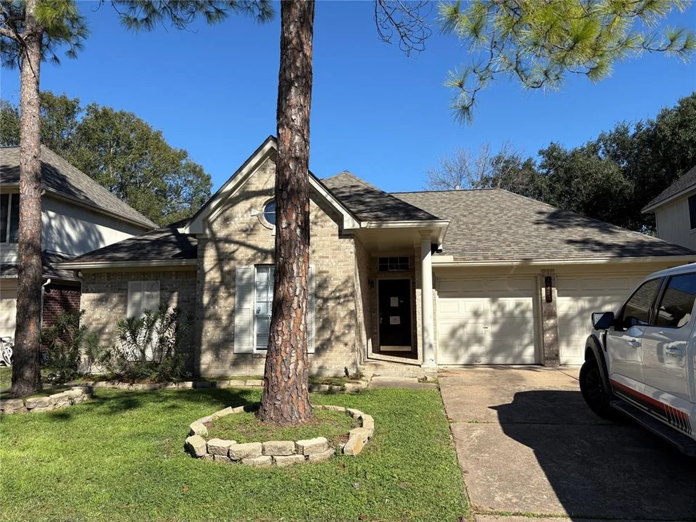 Unit for sale at 16427 Dawncrest Way, Sugar Land, TX 77498