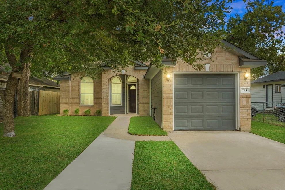 Unit for sale at 3706 Lucille Street, Houston, TX 77026