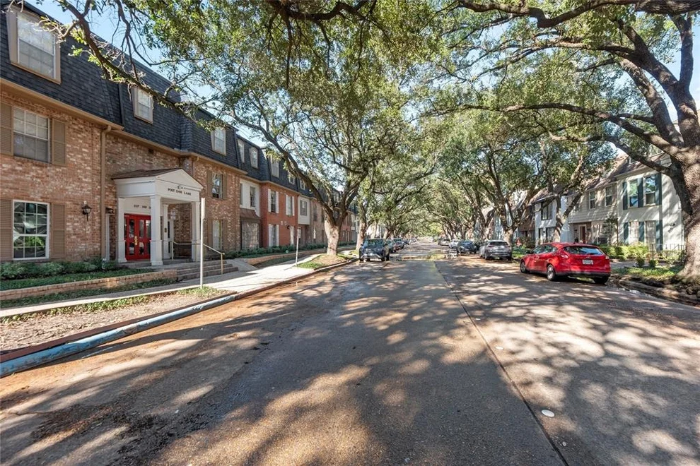 Unit for sale at 357 N Post Oak Lane, Houston, TX 77024