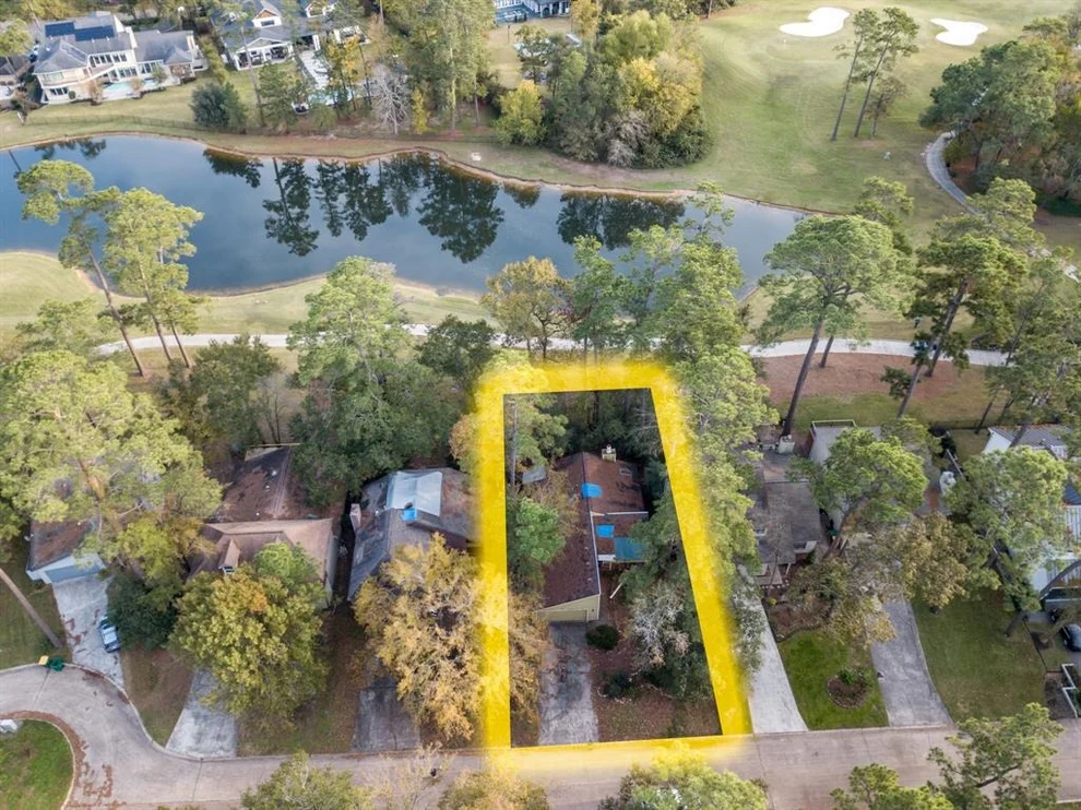 Unit for sale at 12 N Timber Top Drive, The Woodlands, TX 77380