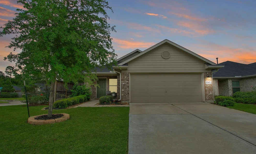 Unit for sale at 1307 Winding Willow Drive, Pinehurst, TX 77362