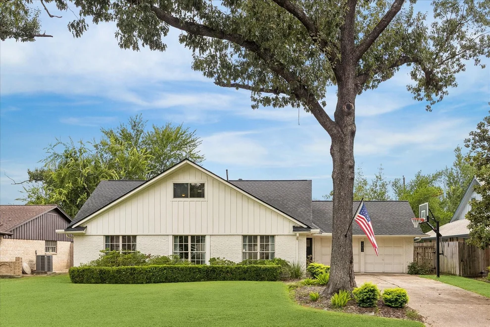 Unit for sale at 2406 Brooktree Drive, Houston, TX 77008