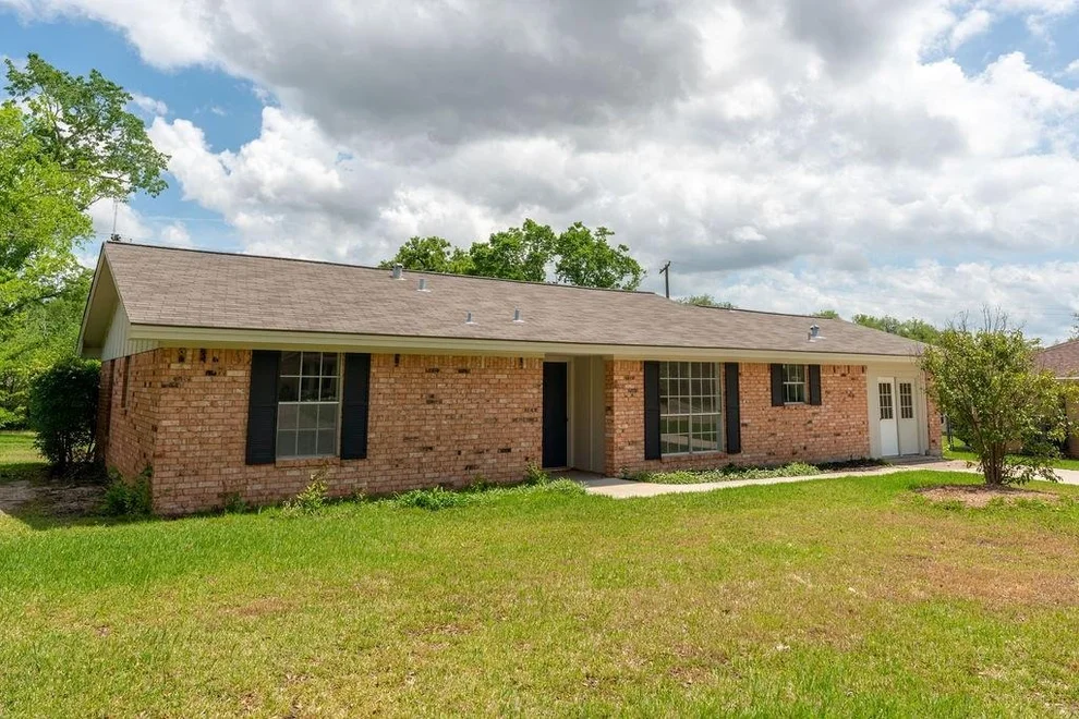 Unit for sale at 1102 Lamar Drive, Bryan, TX 77802
