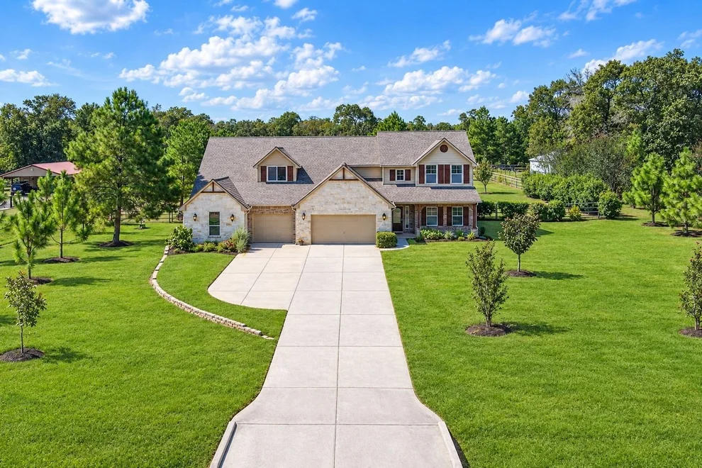 Unit for sale at 9115 Bush Buck Lane, Conroe, TX 77303