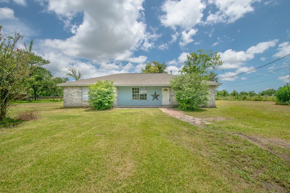 Unit for sale at 2127 County Road 163, Alvin, TX 77511