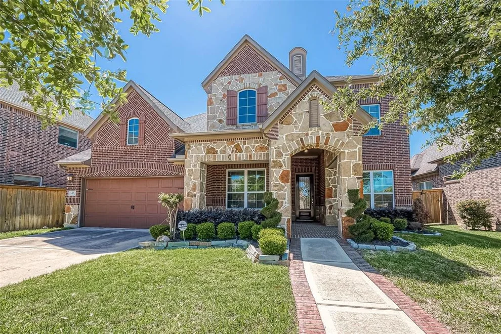 Unit for sale at 47 Monarch Trail, Sugar Land, TX 77498
