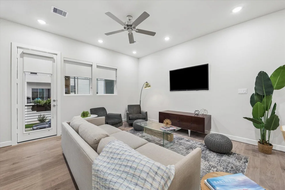 Unit for sale at 6382 Paddington Bend Drive, Houston, TX 77008