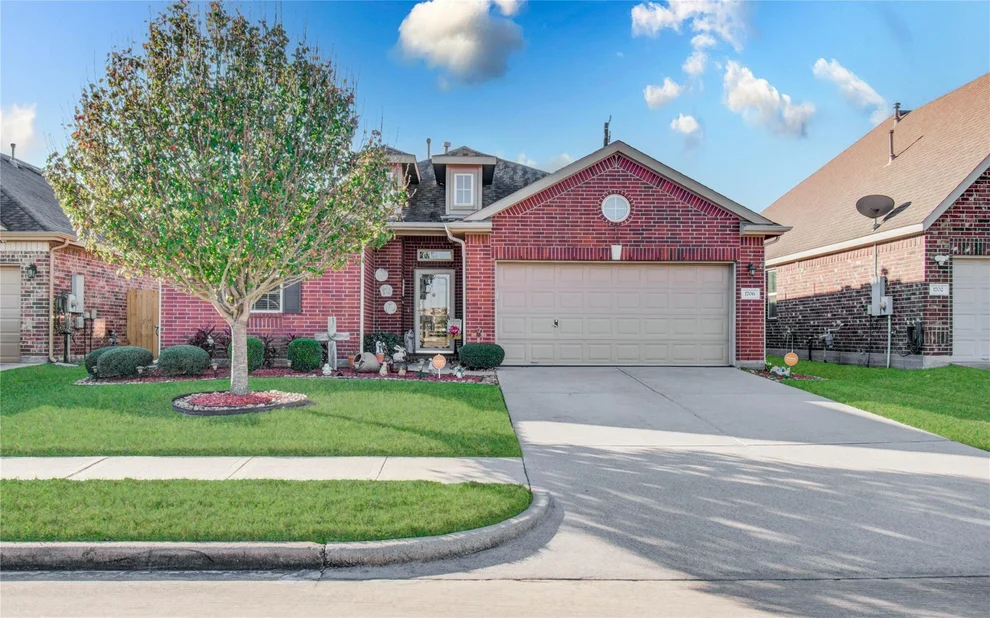 Unit for sale at 1706 Zeppelin Circle, Deer Park, TX 77536
