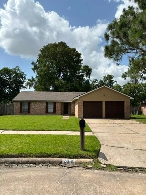 Unit for sale at 2910 Heritage House Drive, Webster, TX 77598