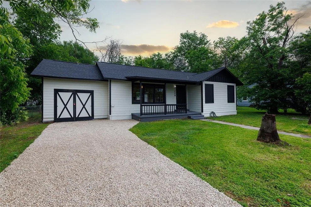Unit for sale at 208 W Jefferson Street, Trinity, TX 75862