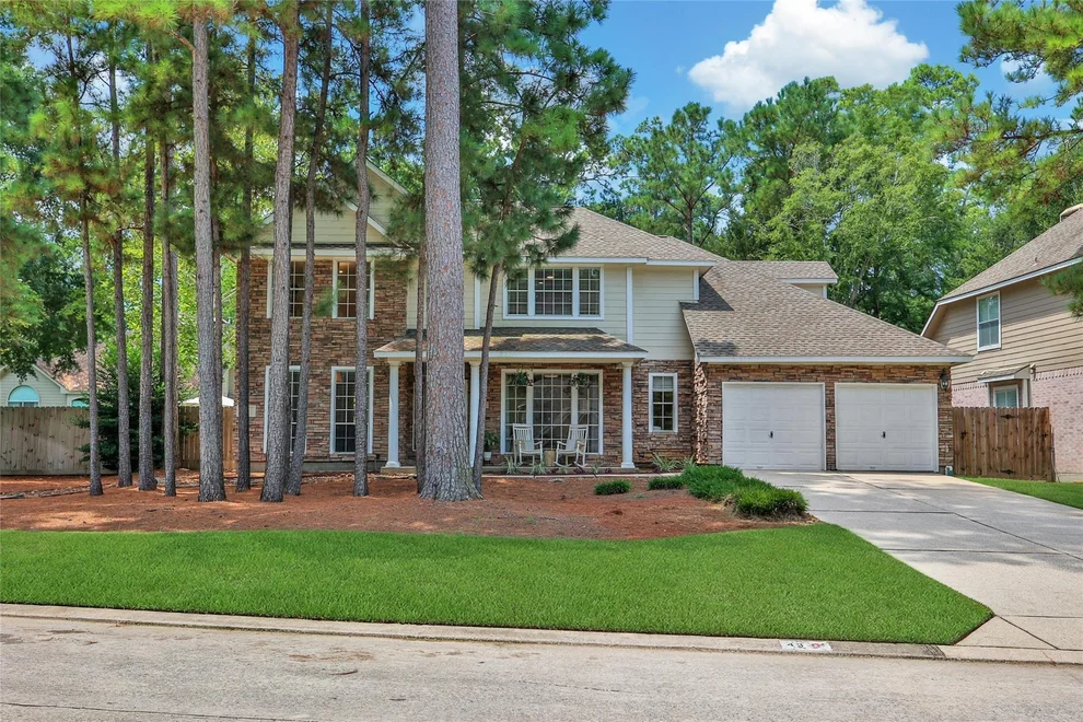 Unit for sale at 43 E Sandalbranch Circle, The Woodlands, TX 77382