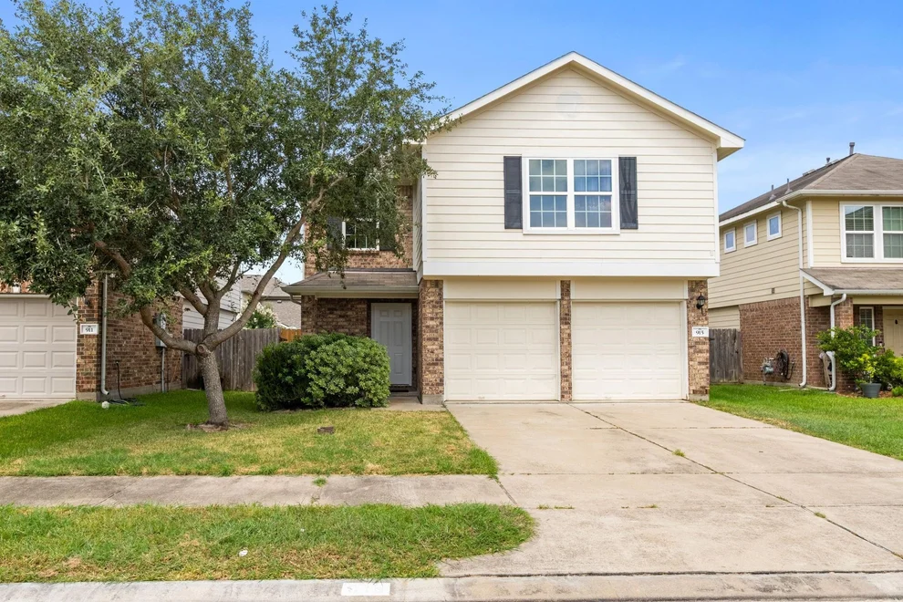 Unit for sale at 915 Crestmont Trail Drive, Missouri City, TX 77489