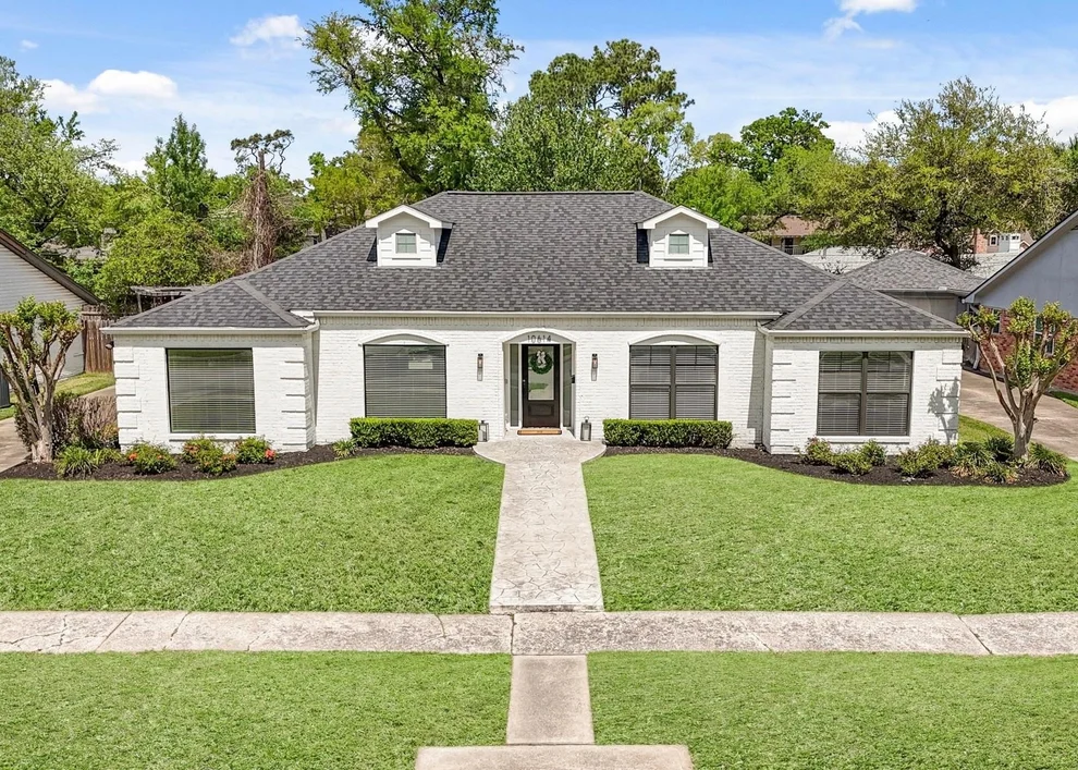 Unit for sale at 10614 Riverview Drive, Houston, TX 77042