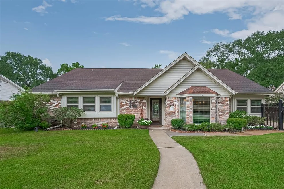 Unit for sale at 722 River Plantation Drive, Conroe, TX 77302