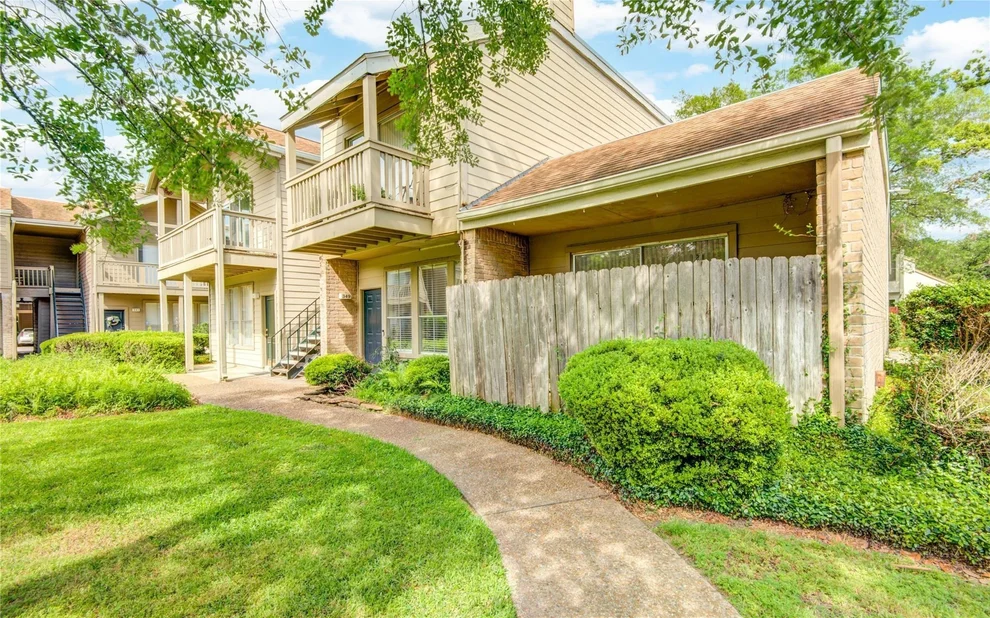 Unit for sale at 2100 Tanglewilde Street, Houston, TX 77063