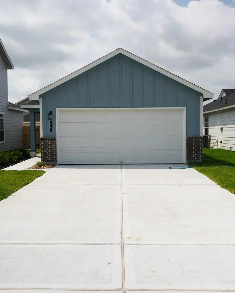 Unit for sale at 818 Stoney Point Lane, Dayton, TX 77535