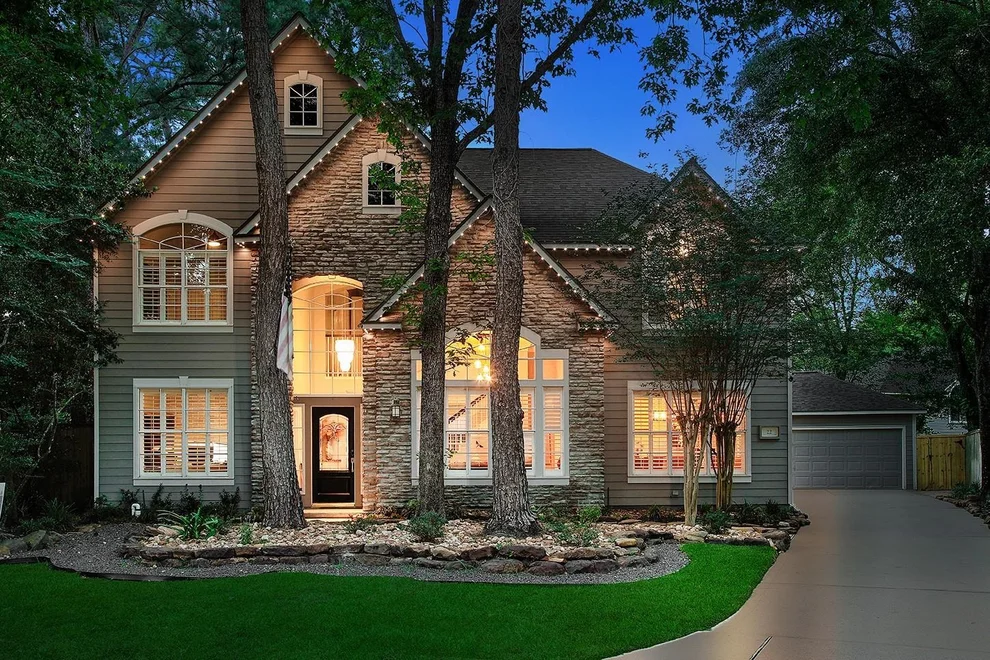 Unit for sale at 22 Classic Oaks, The Woodlands, TX 77382