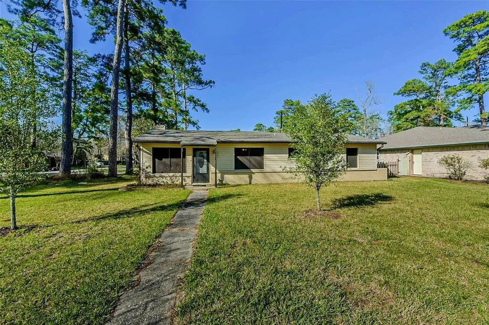 Unit for sale at 227 Cherry Valley Drive, Houston, TX 77336