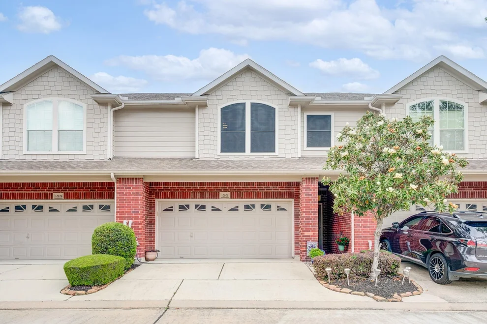 Unit for sale at 10926 Chazenwood Drive, Houston, TX 77064