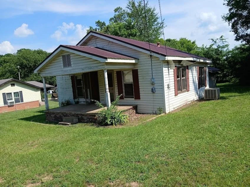 Unit for sale at 611 Houston Street, Atlanta, TX 75551