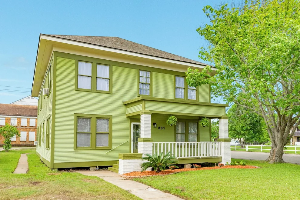 Unit for sale at 331 W Broad Street, Freeport, TX 77541