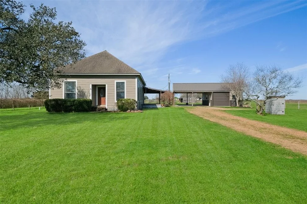 Unit for sale at 907 County Road 219, East Bernard, TX 77435