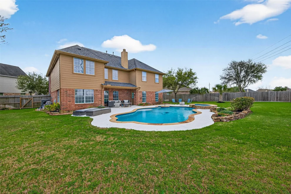 Unit for sale at 3329 Oak Dale Way, Seabrook, TX 77586