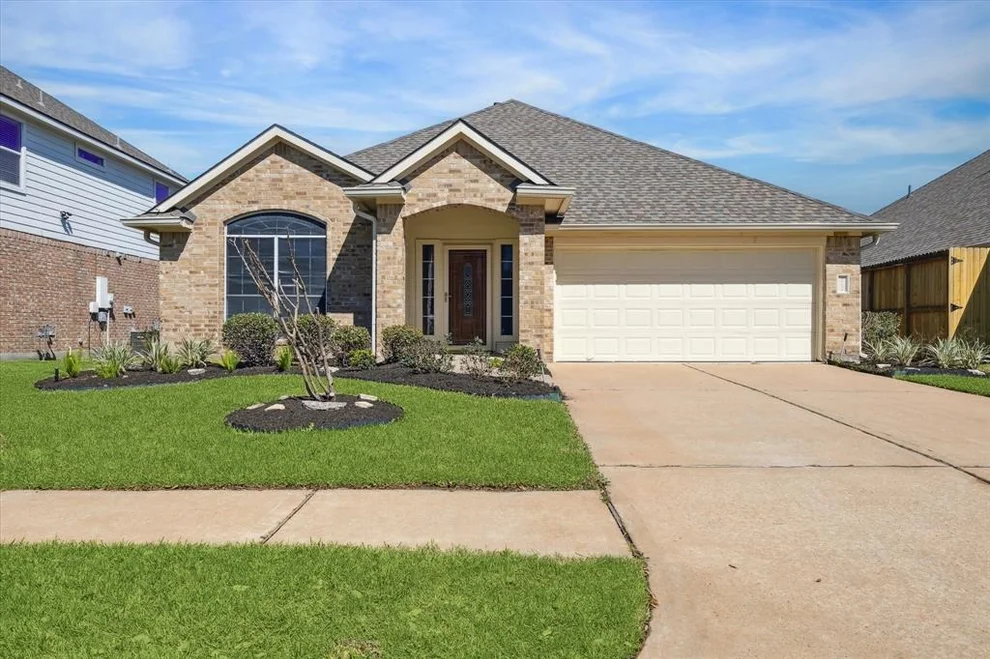 Unit for sale at 10123 Barr Lake Drive, Houston, TX 77095