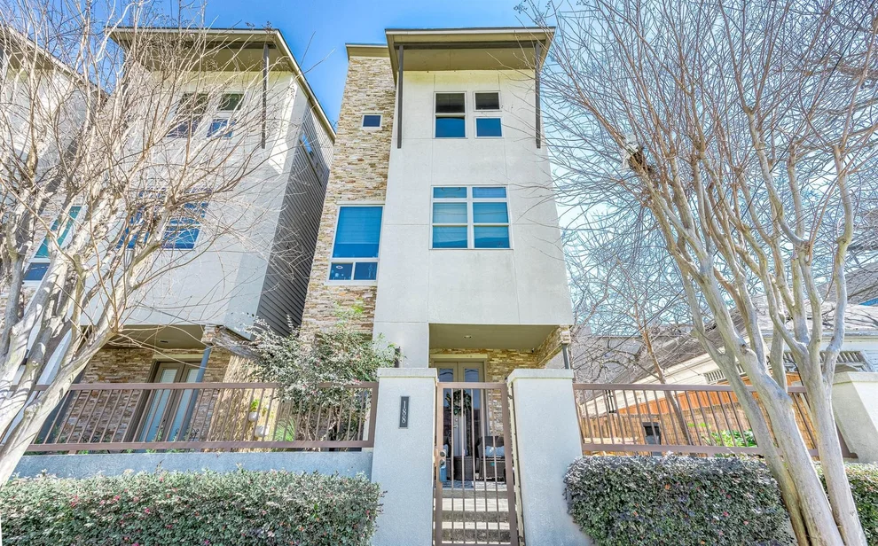 Unit for sale at 188 Harvard Street, Houston, TX 77007