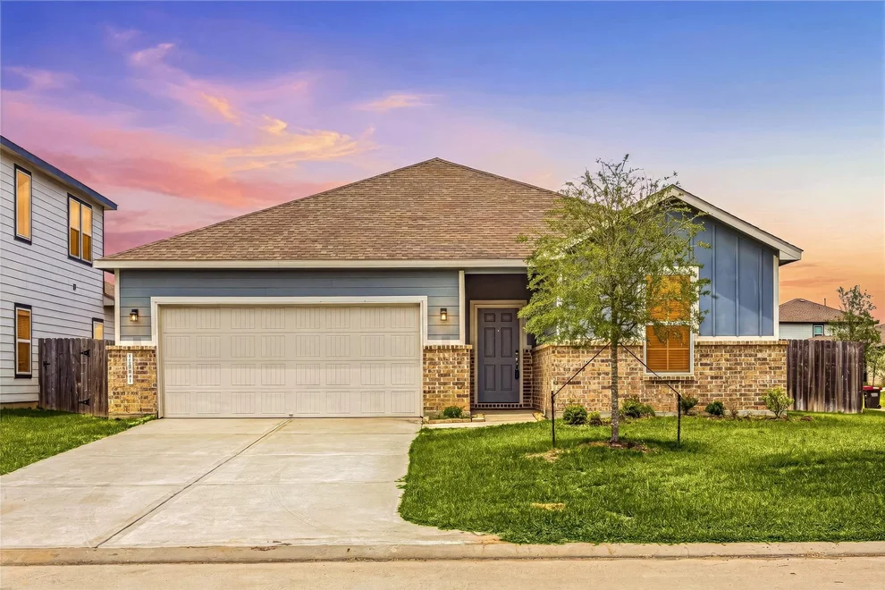 Unit for sale at 16851 Bristle Cone Way, Conroe, TX 77302