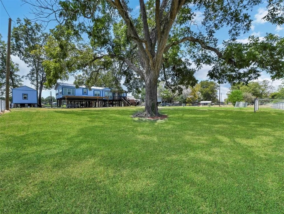 Unit for sale at 336 River Oaks Drive, Trinity, TX 75862