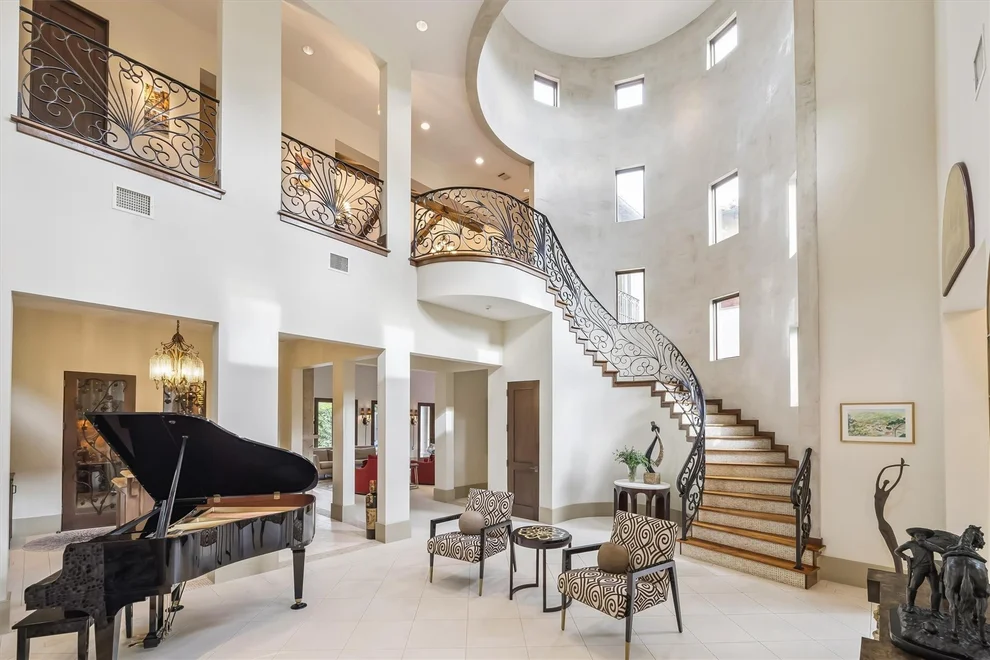 Unit for sale at 322 Crestwood Drive, Houston, TX 77007