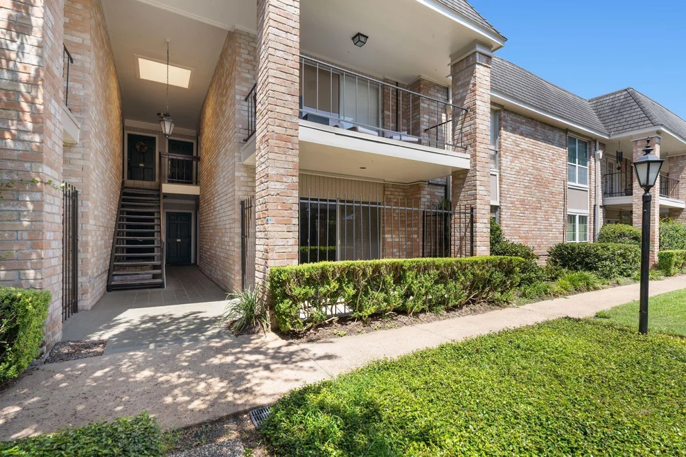 Unit for sale at 2224 S Piney Point Road, Houston, TX 77063