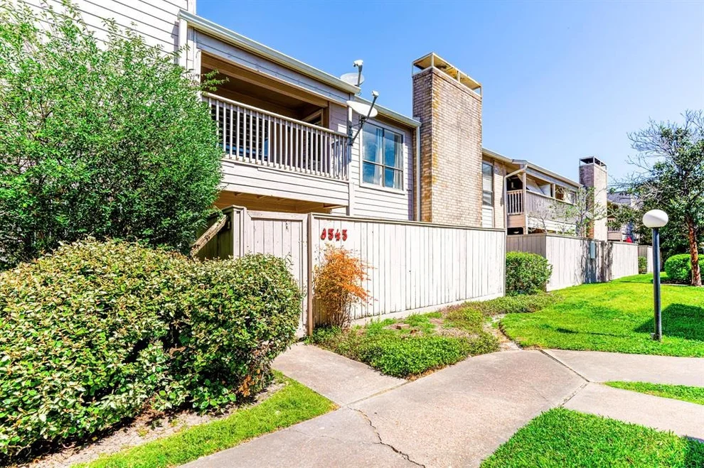 Unit for sale at 9545 Pagewood Lane, Houston, TX 77063