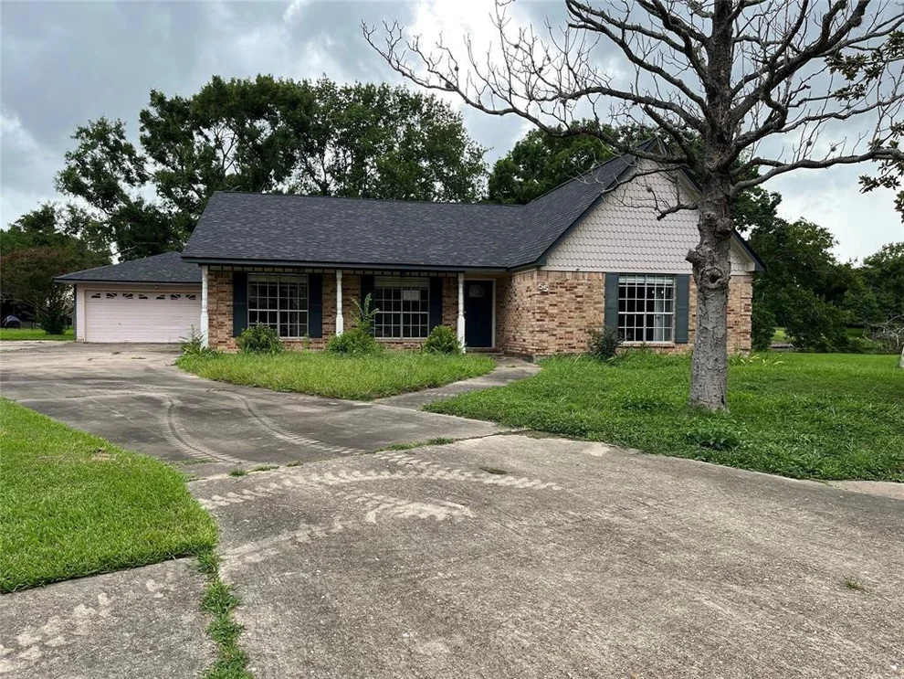 Unit for sale at 55 Mistletoe Court, Lake Jackson, TX 77566