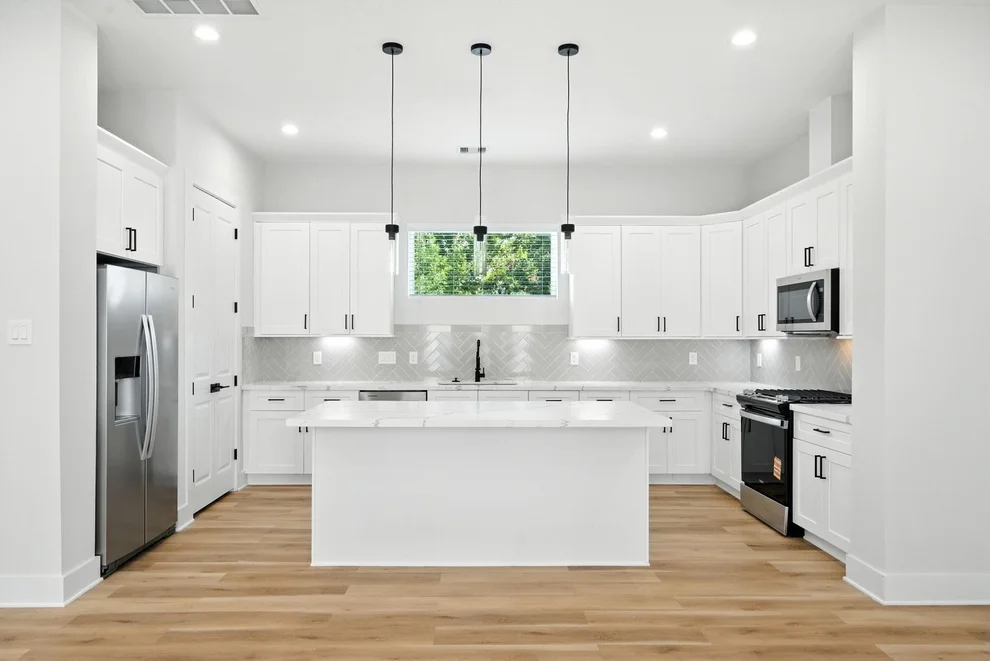 Unit for sale at 1985 Bauer Dr, Houston, TX 77080