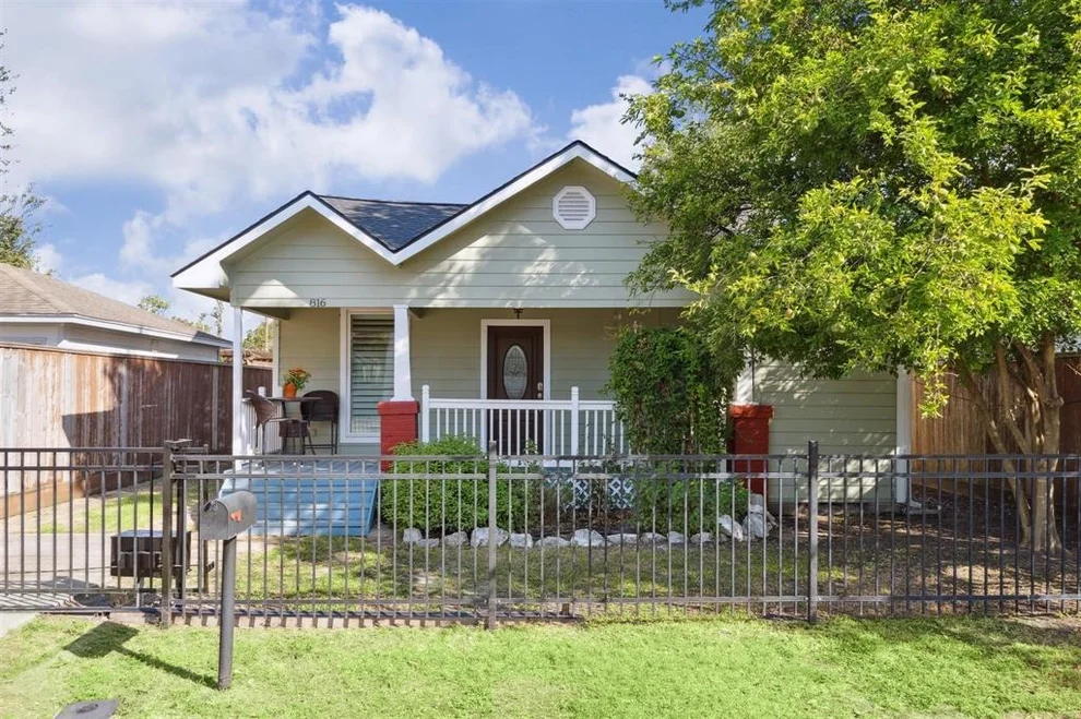 Unit for sale at 816 Kern Street, Houston, TX 77009