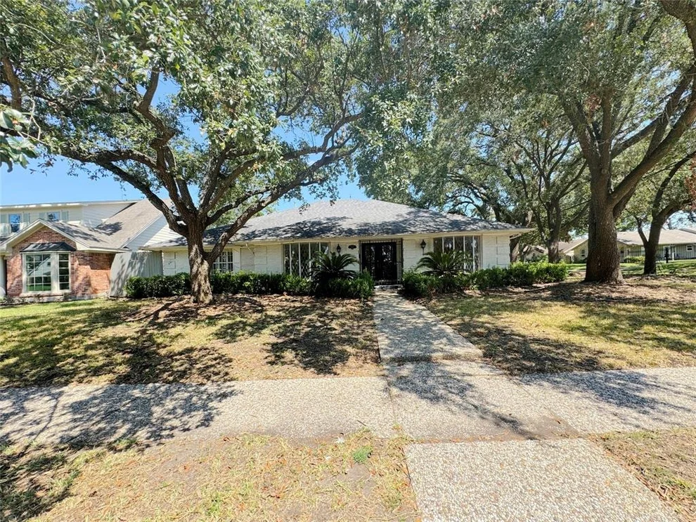 Unit for sale at 7602 Pagewood Lane, Houston, TX 77063
