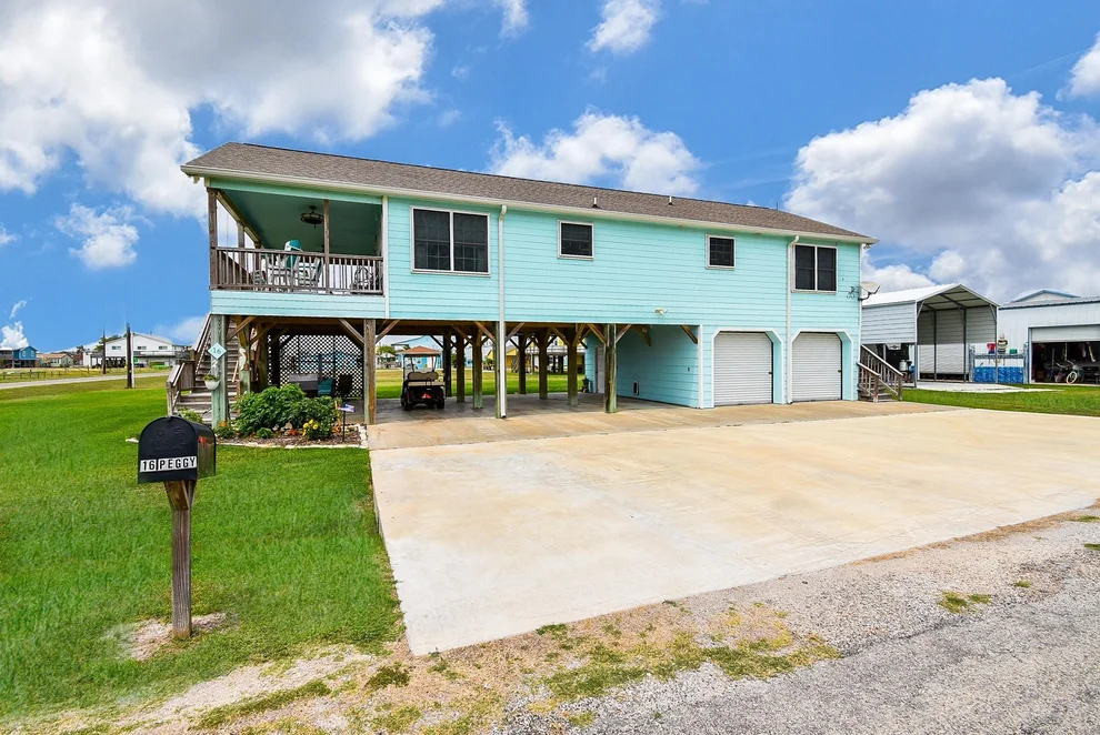 Unit for sale at 16 Peggy Street E, Palacios, TX 77465