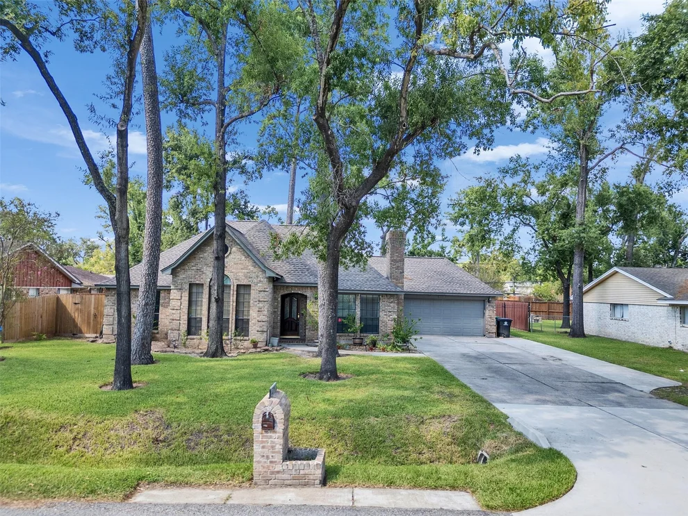 Unit for sale at 12741 Eastbrook Drive, Houston, TX 77013