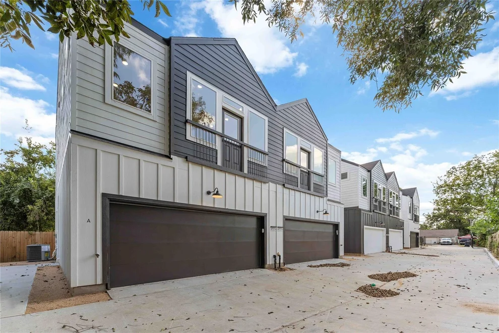 Unit for sale at 4713 Mallow Street, Houston, TX 77033