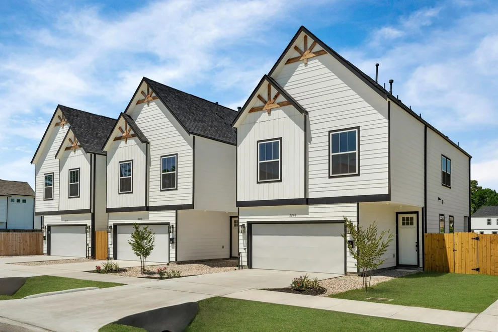 Unit for sale at 2208 Mansfield, Houston, TX 77091
