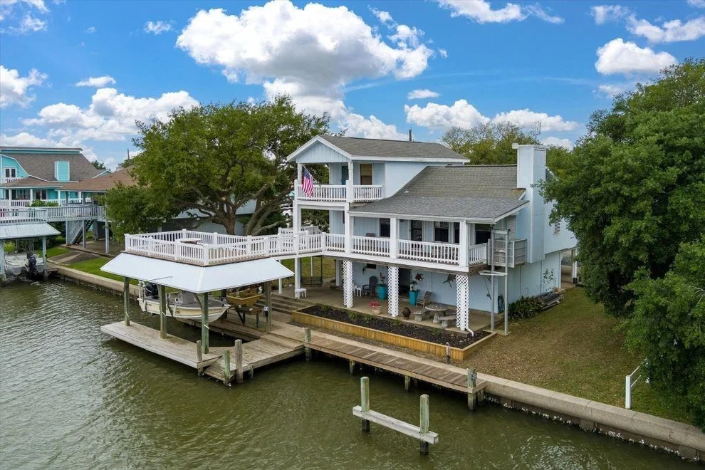 Unit for sale at 1220 Waterways Drive, Crystal Beach, TX 77650