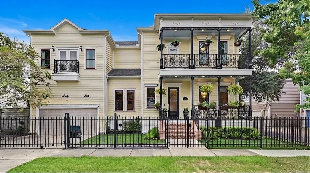 Unit for sale at 504 W 10th Street, Houston, TX 77008