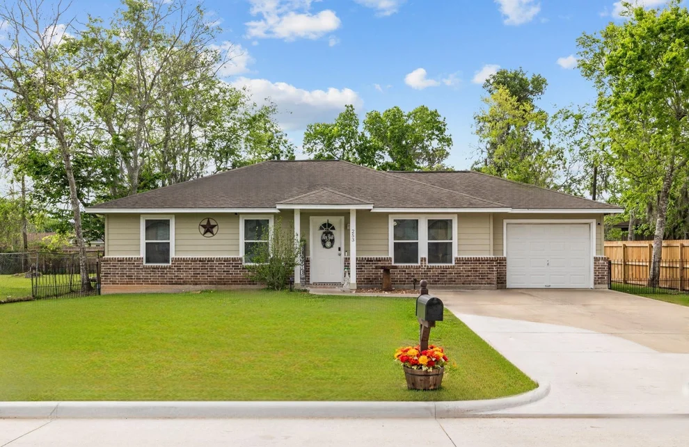 Unit for sale at 253 Briarcreek Street, Richwood, TX 77531