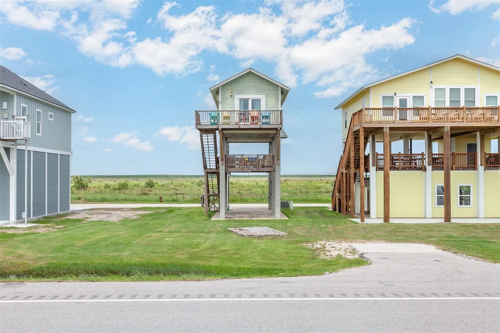 Unit for sale at 2433 Audubon Avenue, Gilchrist, TX 77617