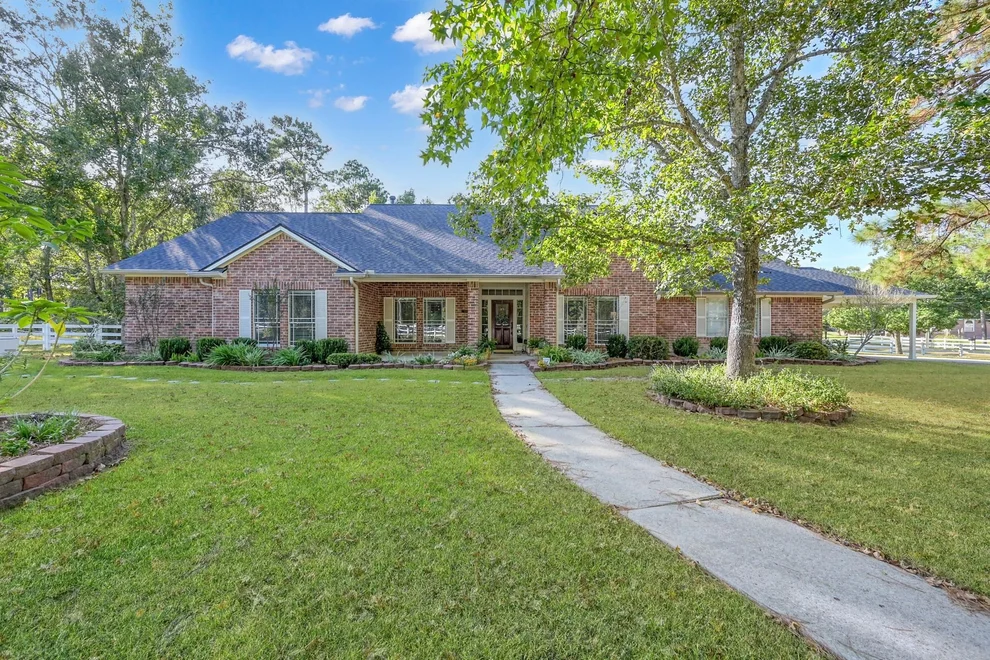 Unit for sale at 33135 Rainy Oaks Park, Magnolia, TX 77354