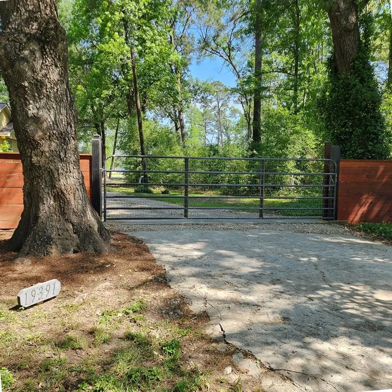 Unit for sale at 19391 Acorn Hill Drive, Conroe, TX 77302