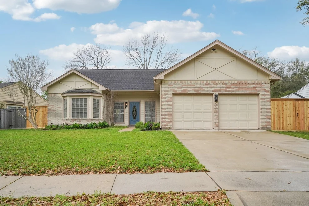 Unit for sale at 2926 Lakefield Way, Sugar Land, TX 77479