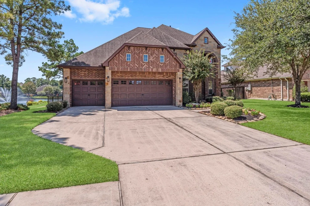 Unit for sale at 18619 Duke Lake Drive, Spring, TX 77388